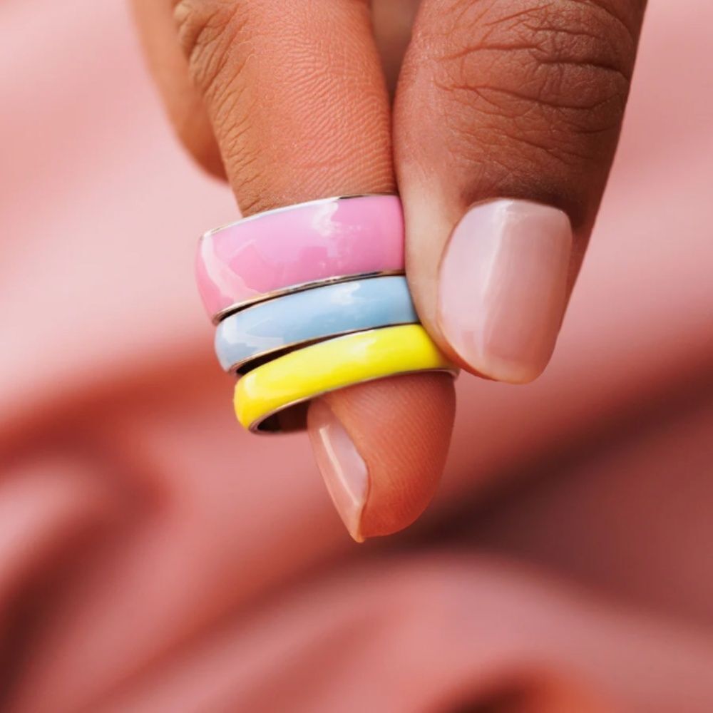 WONDERLAND ENAMEL RING STACK - Picture 4 of 10